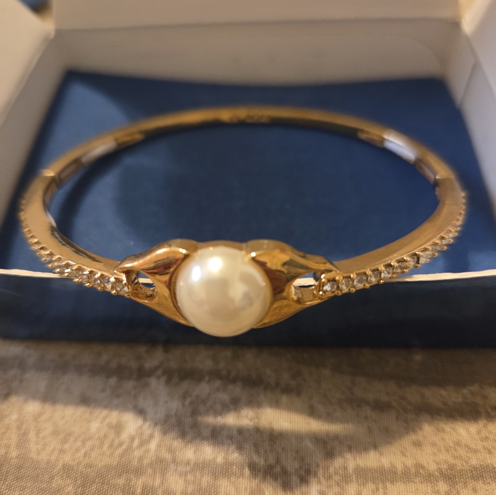 Avon Gold-Tone Bangle with Central Pearl and Crystal Accents